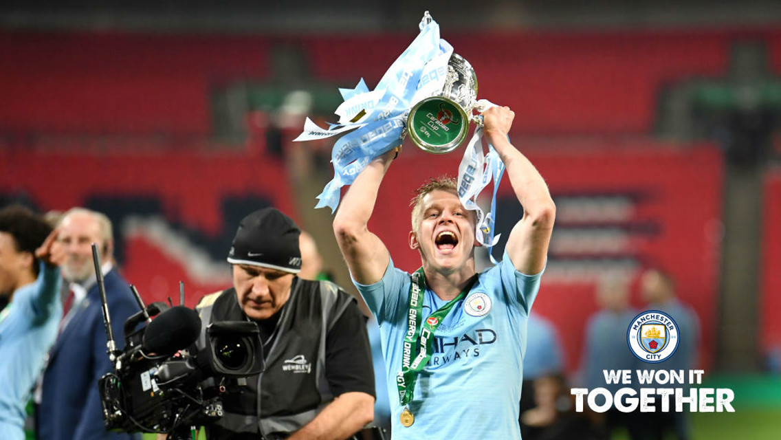 Zinchenko lifts Carabao Cup!