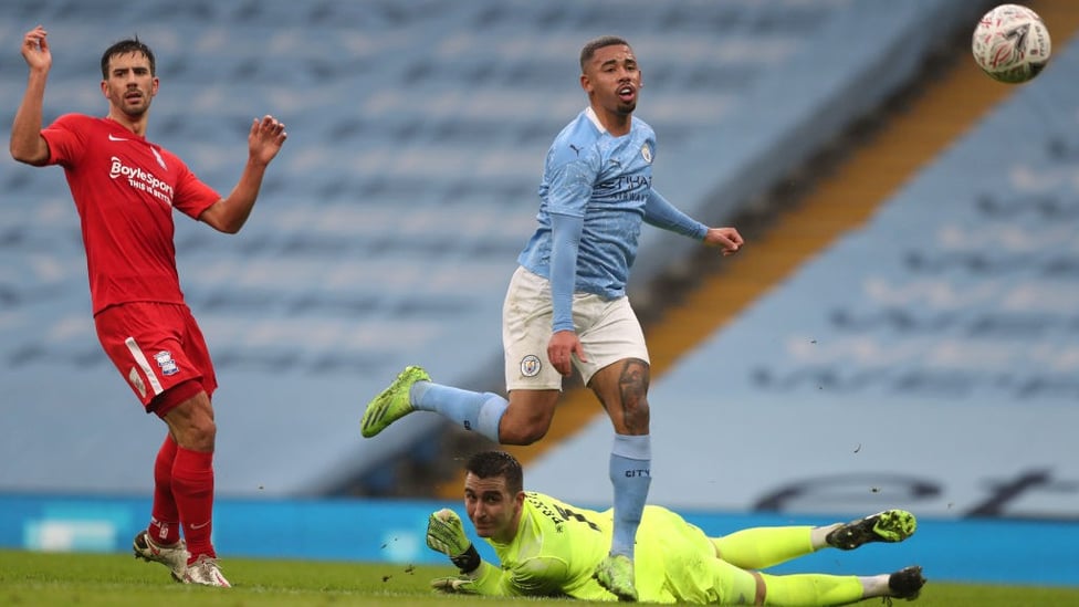 FORWARD THINKING : Gabriel Jesus went close on his return from COVID-19 isolation.