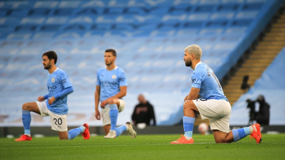 POWERFUL MESSAGE : The returning Aguero and co take a knee to honour the Black Lives Matter movement.