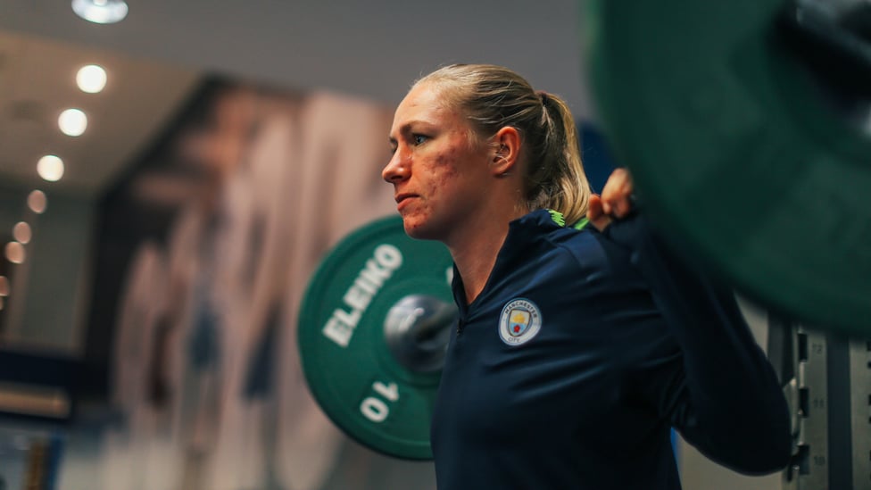 PB : Pauline Bremer has a turn on the weights