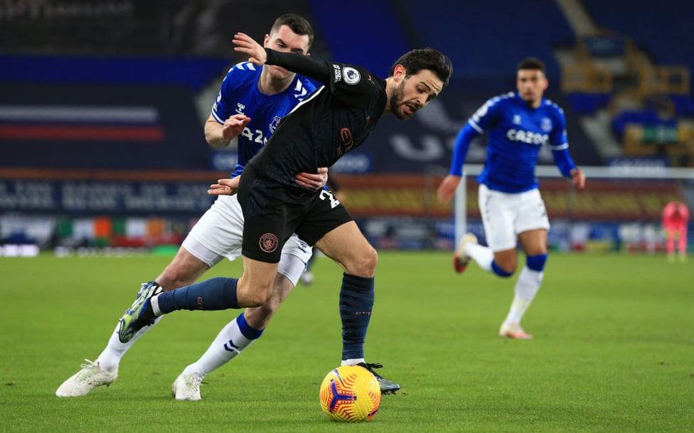 BATTLING BERNARDO : Bernardo Silva looks to break into the Everton box early on.