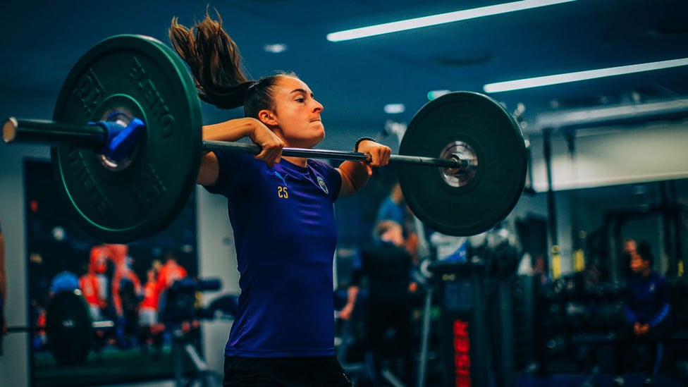 GOOD THINGS COME TO THOSE WHO WEIGHT : Tessa Wullaert flexes the muscles