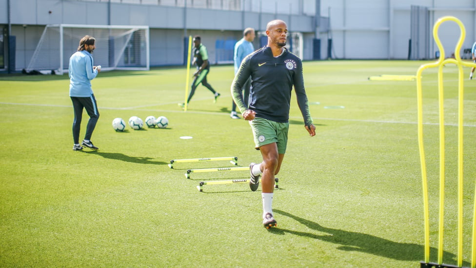 SPECIAL K : Vincent Kompany limbers up