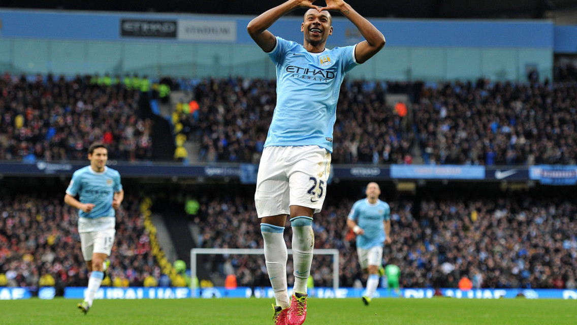 Fernandinho celebration Man City 6-3 Arsenal December 2013.