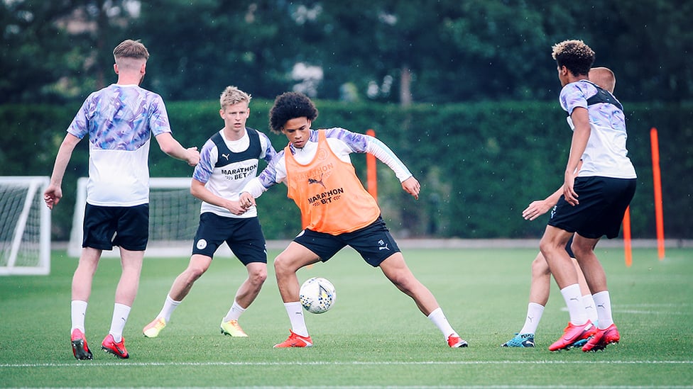 SANE SKILLS : Leroy Sane shields the ball