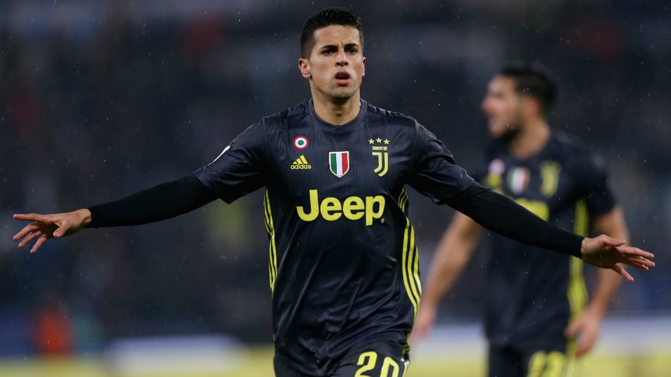 ATTACKING THREAT : Comfortable on either flank and also capable of playing in a more advanced position, Cancelo boasts exceptional athleticism and delivery from wide areas.