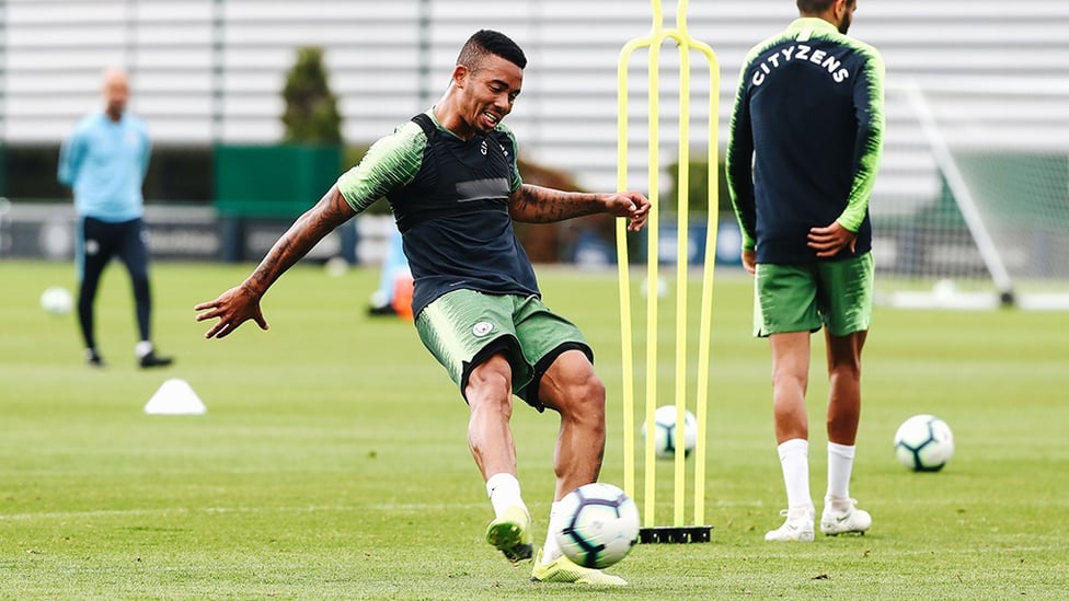 ON THE BALL : Gabriel Jesus