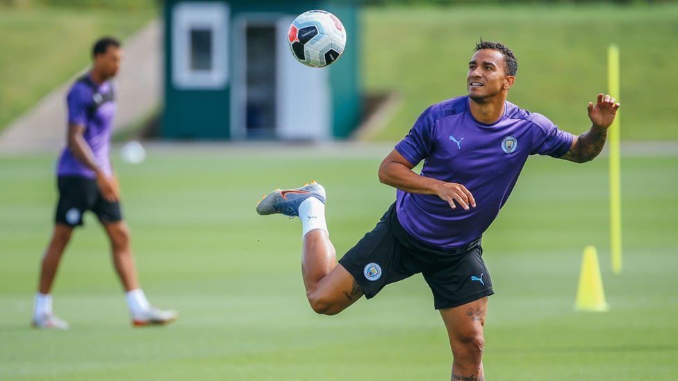 EYES ON THE BALL : Silky skills from Danilo