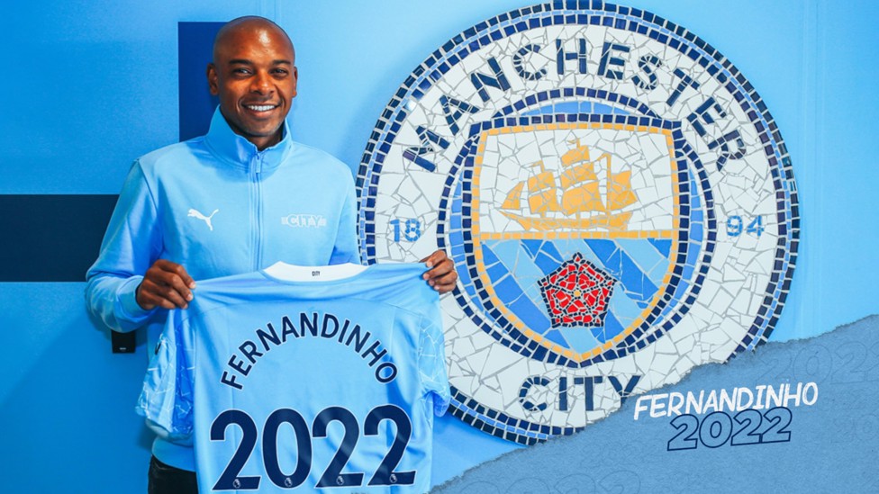 2022. : Fernandinho renovó su contrato con el City hasta el próximo verano.