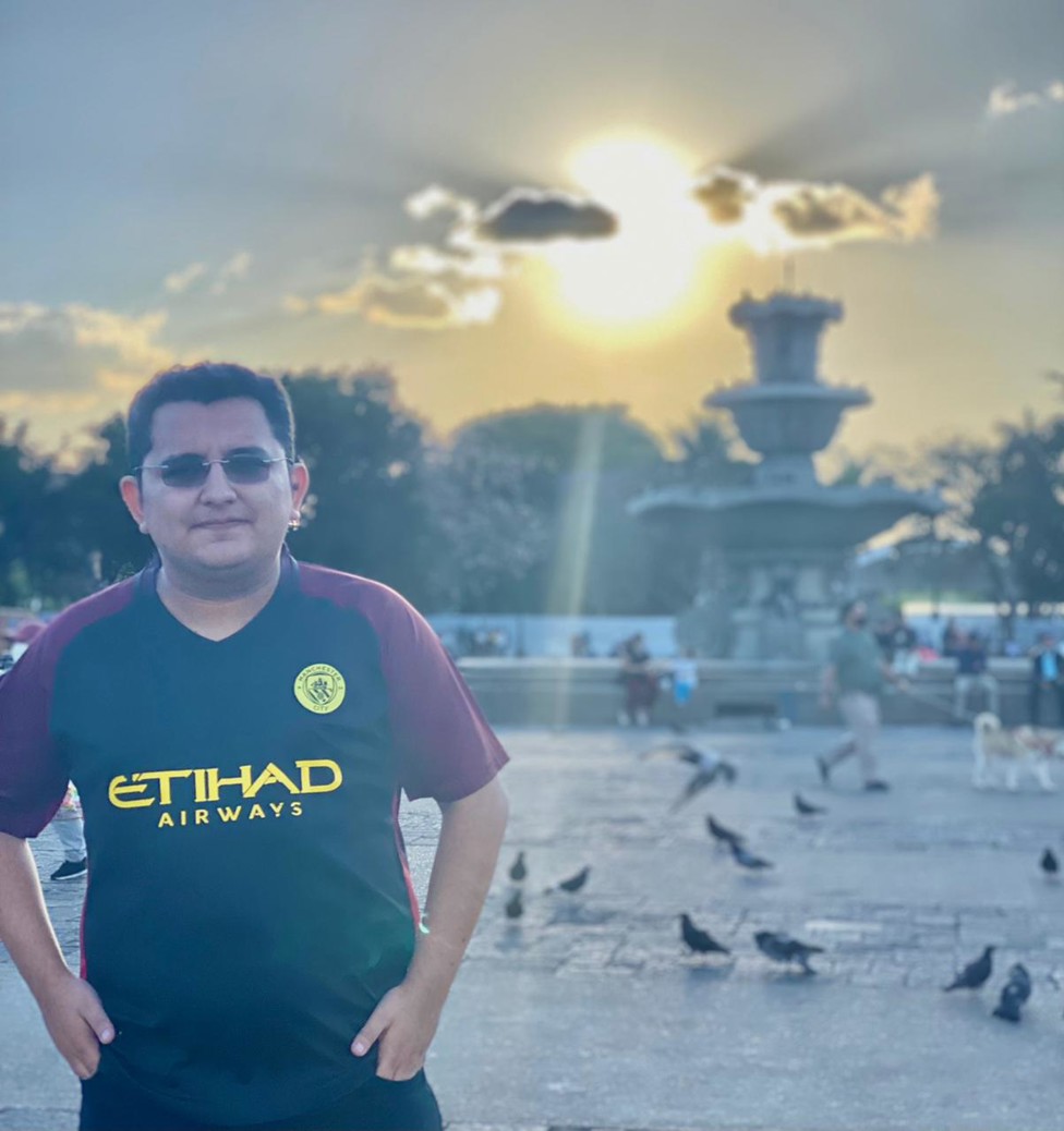 GUATEMALA. : Jason Oliva, aficionado del City.