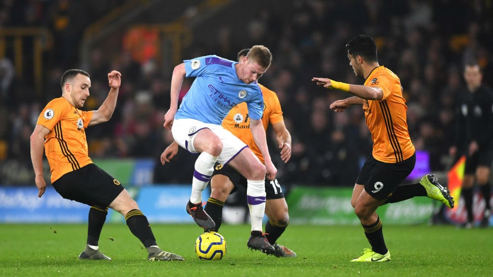 TWINKLE TOES : Silky skills from Kevin De Bruyne when under pressure