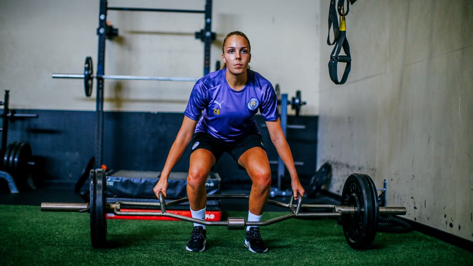 ARM DAY : Safe hands from Ellie Roebuck, as always