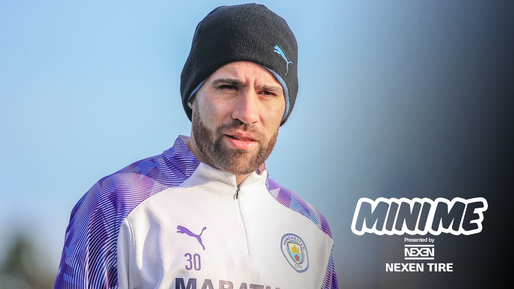 Mini me: Nicolas Otamendi