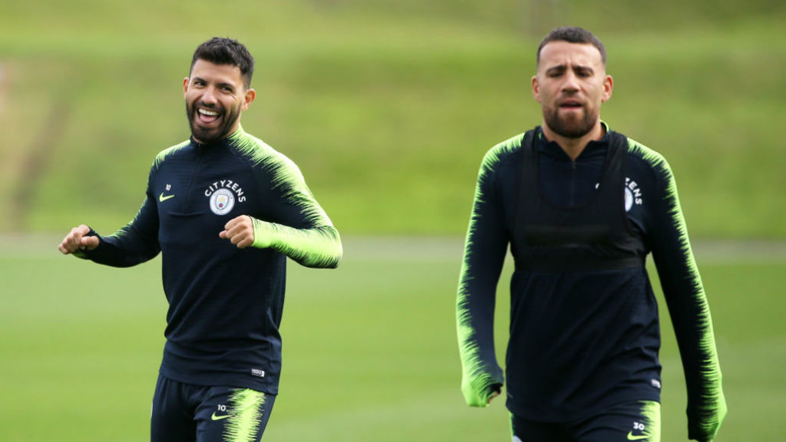 Otamendi: Nikmati ‘keunikan’ Aguero selagi bisa