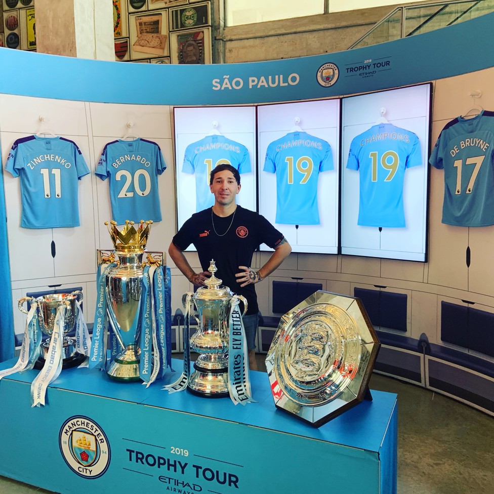 BRASIL. : Esteban viajó a Brasil para asistir al Trophy Tour del City.