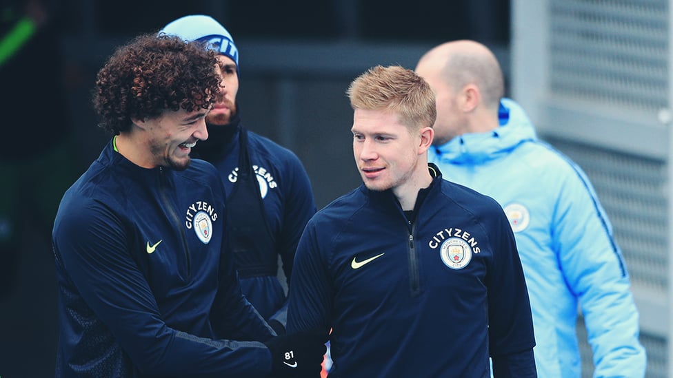 CALL OF DUTY : Philippe Sandler and Kevin De Bruyne prepare for training
