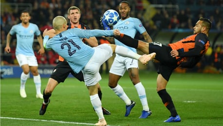 VOLLEY GOOD SHOW: David Silva causes panic in the Shakhtar ranks with this effort on goal