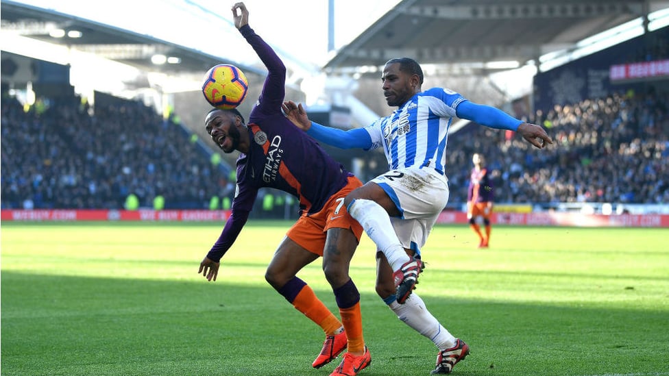 PAIN GAME : Raheem Sterling feels the effect of this Jason Puncheon challenge