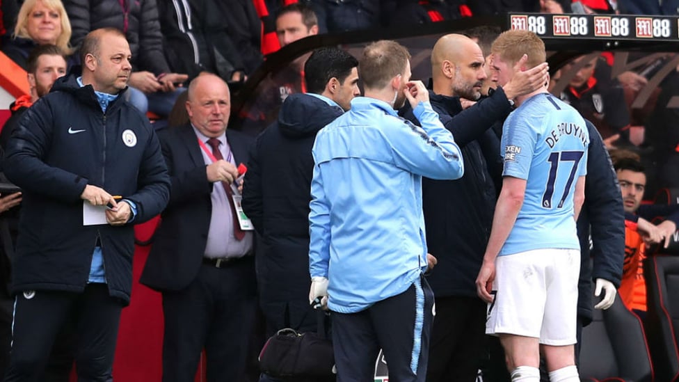 BLOW : The boss consoles Kevin De Bruyne after he was forced off