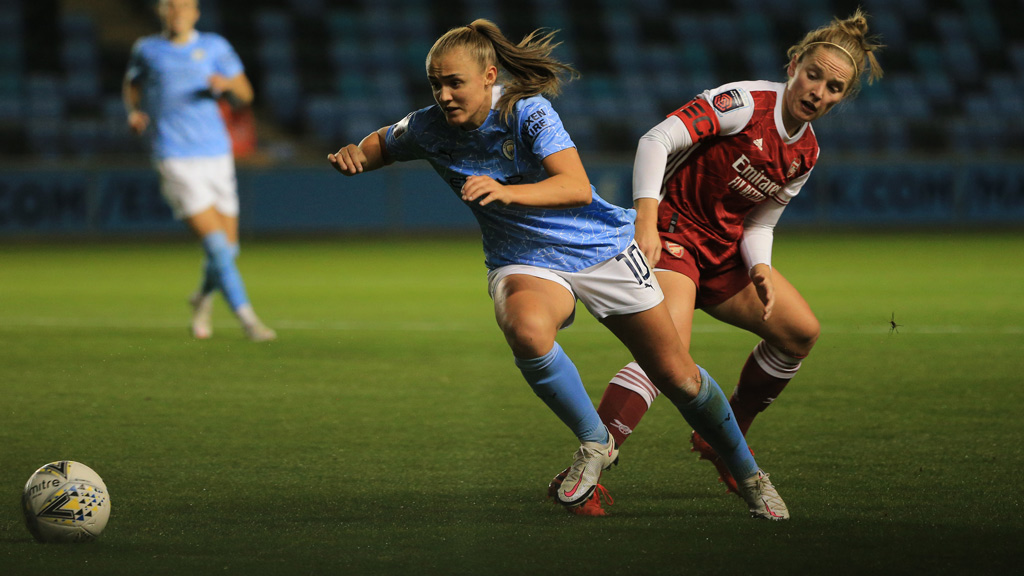 
                        Houghton and Mewis fire City to FA Cup Final
                