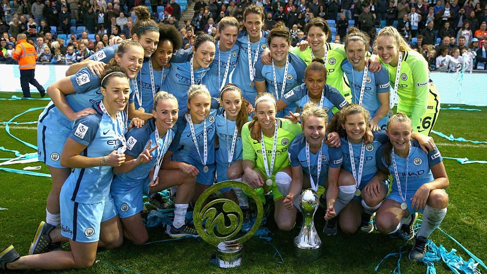 SEPTIEMBRE DE 2016 : El City termina la temporada sin perder un solo partido coronándose campeón de la FA WSL por primera vez.