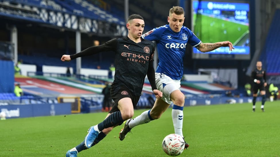 FLYING PHIL : Phil Foden looks to get in-behind the Everton defence after a tight first 30 minutes.