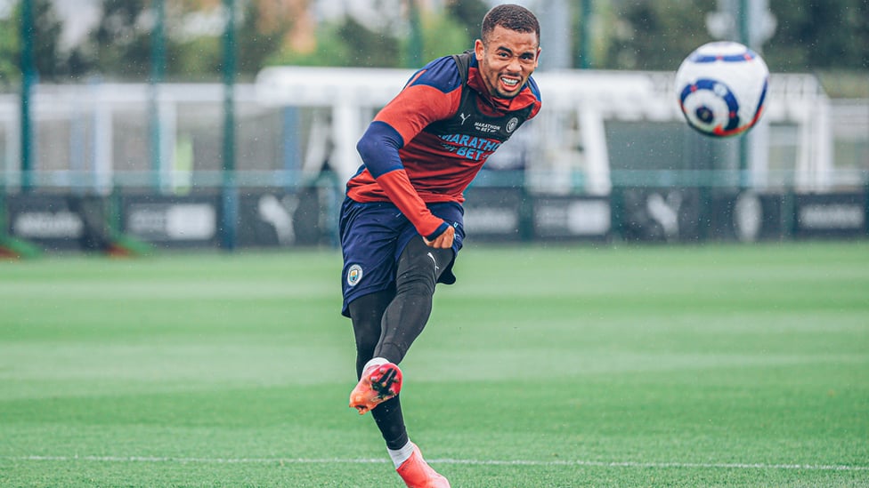 HOLY GRAIL : Gabriel Jesus has his shooting boots on!