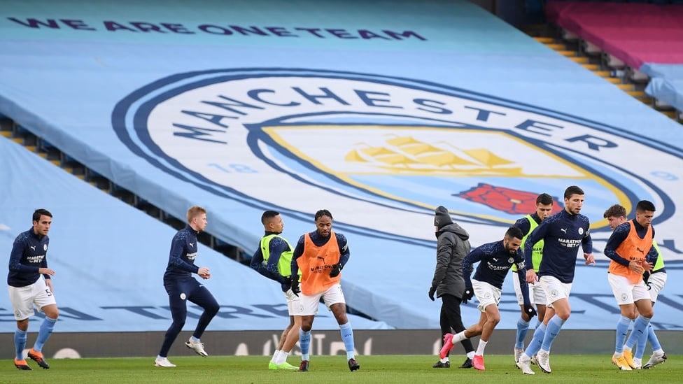 SQUAD SESH:  : The players get loose as a group as final preparations get underway.