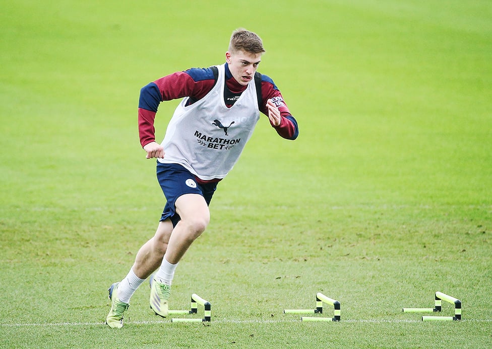 YOUNG GUN : Liam Delap strides it out.