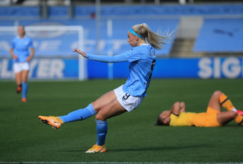 KELLY. : Marcó uno de los goles de la temporada del City hasta la fecha.