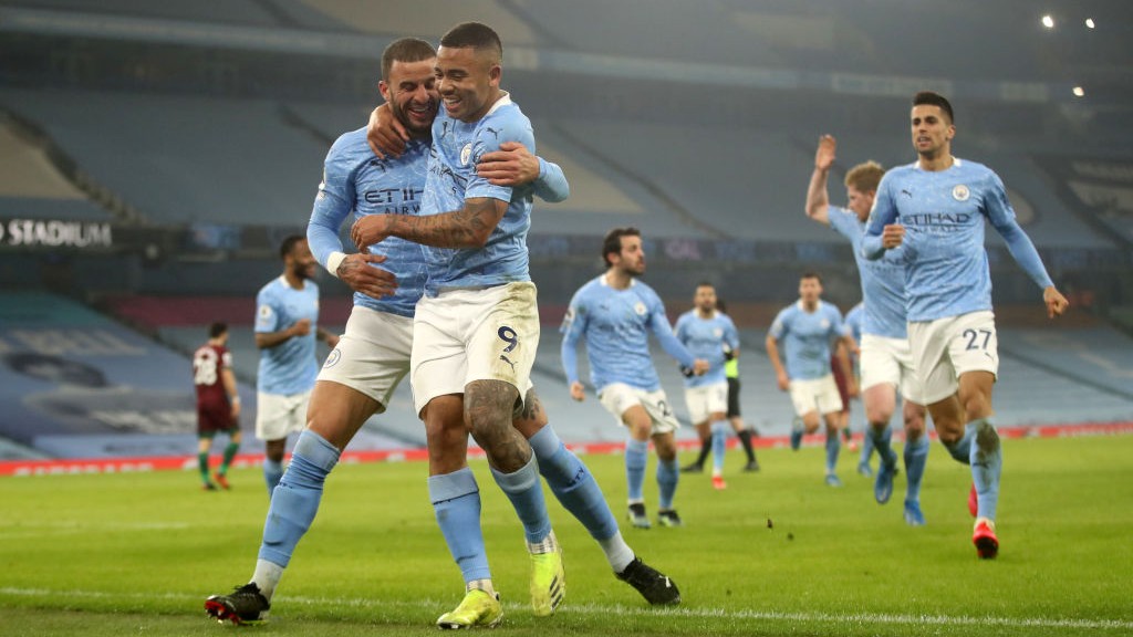 ALL TOGETHER NOW: The team go over to congratulate Gabriel Jesus
