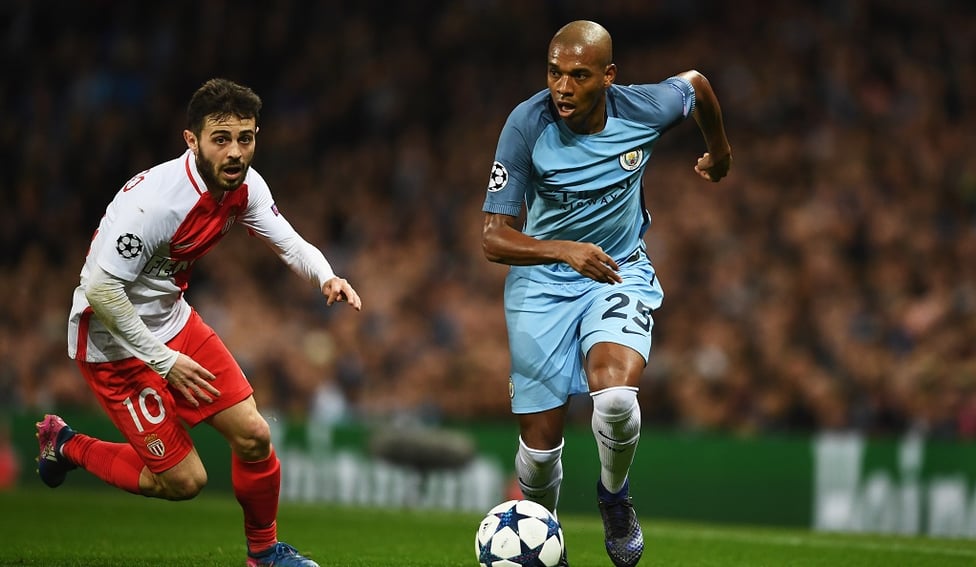 Opposition  : Bernardo gets a close look at future team-mate Ferna