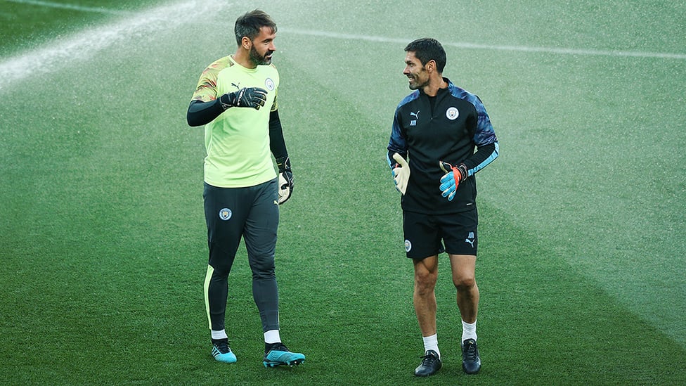 GLOVE STORY : Goalkeeper Scott Carson and goalkeeping coach Xabier Mancisidor talk through Tuesday's training session