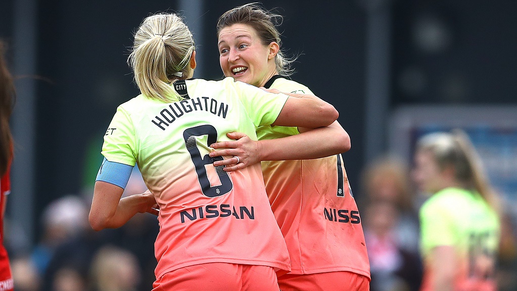 WHITE ON CUE : Ellen White is congratulated by the skipper