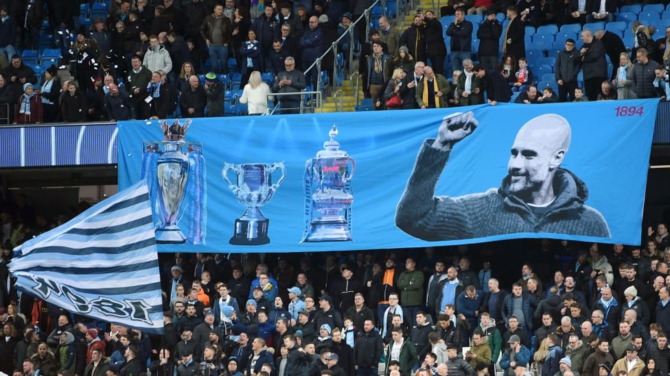 SUPPORT : A banner for the boss.