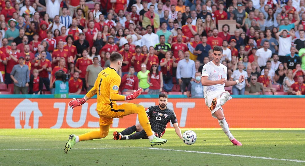 FERRAN. : Dos goles y una asistencia para el valenciano en la EURO 2020.