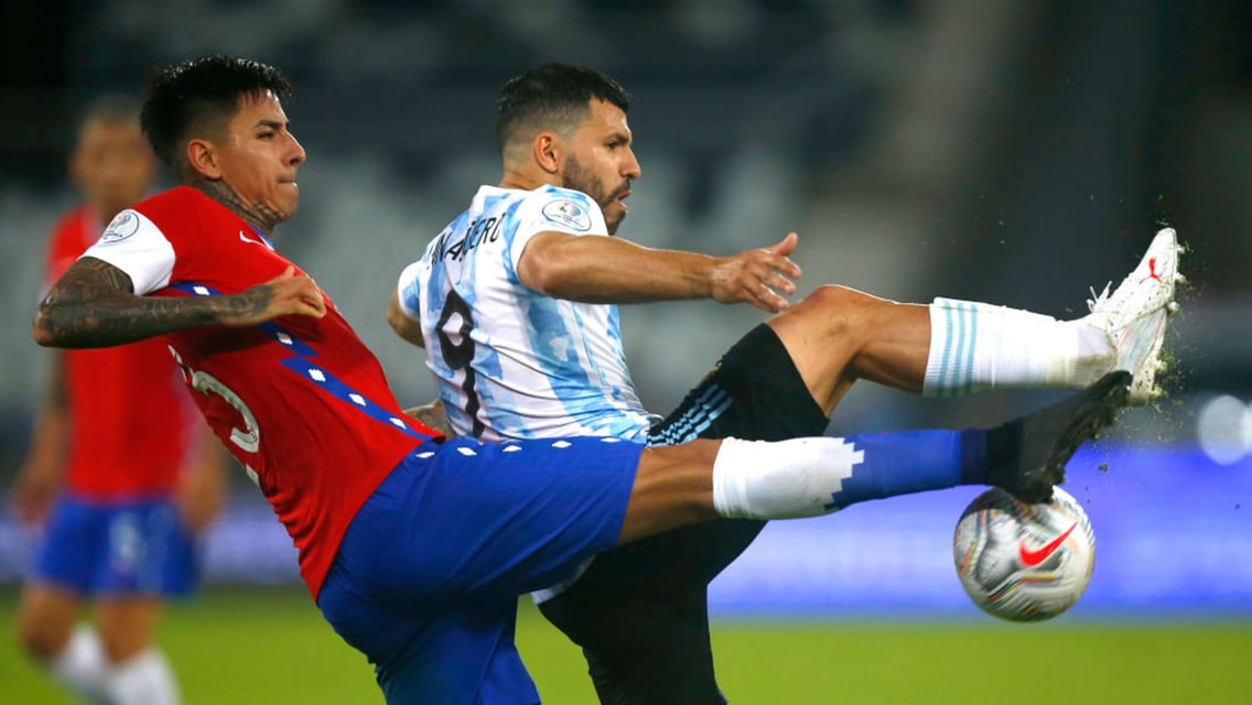 Aguero a late sub as Argentina held in Copa America opener