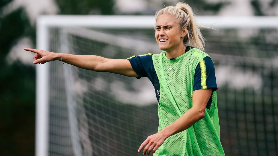 SKIPPER : Steph Houghton shows the way