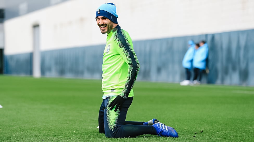 ILKAY GUNDOGAN : Keeping the knee theme going...