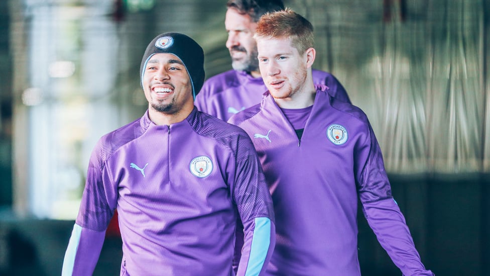 HATS THE WAY TO DO IT : Kevin De Bruyne shares a friendly word with Gabriel Jesus