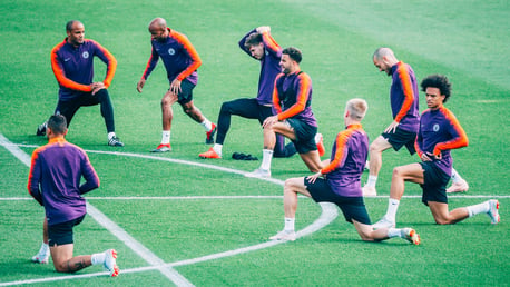 Champions League training: Kompany goes in goal!