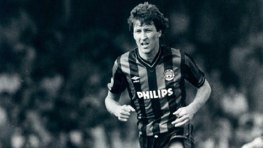 DEREK PARLANE : Classy striker