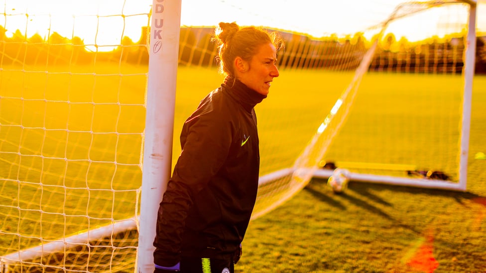 BETWEEN THE STICKS : Welcome back, Karen Bardsley!