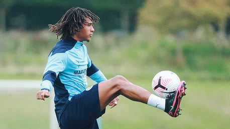 Ake starts for City - Torres on the bench