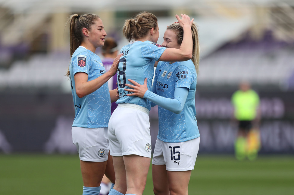 A CUARTOS. : El City superó a la Fiorentina en los octavos de final de la UWCL por un global de 8-0.