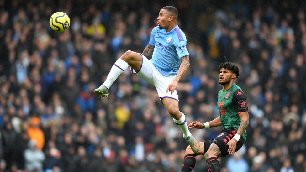 FLYING LEAP : Gabriel Jesus reaches new heights