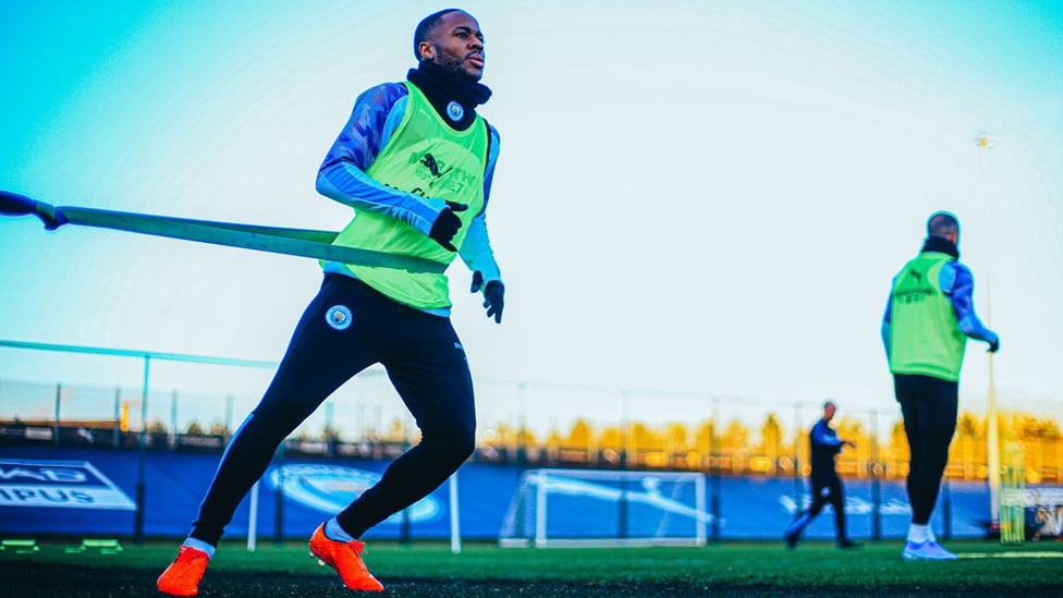 DOWN LOW : Raheem goes through the motions