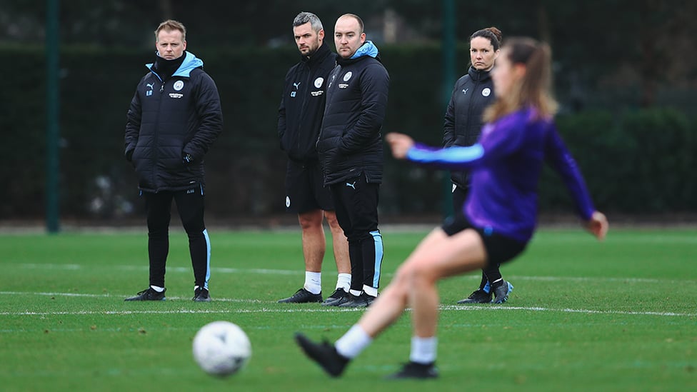 IN FOCUS : Nick Cushing and the coaching team watch on