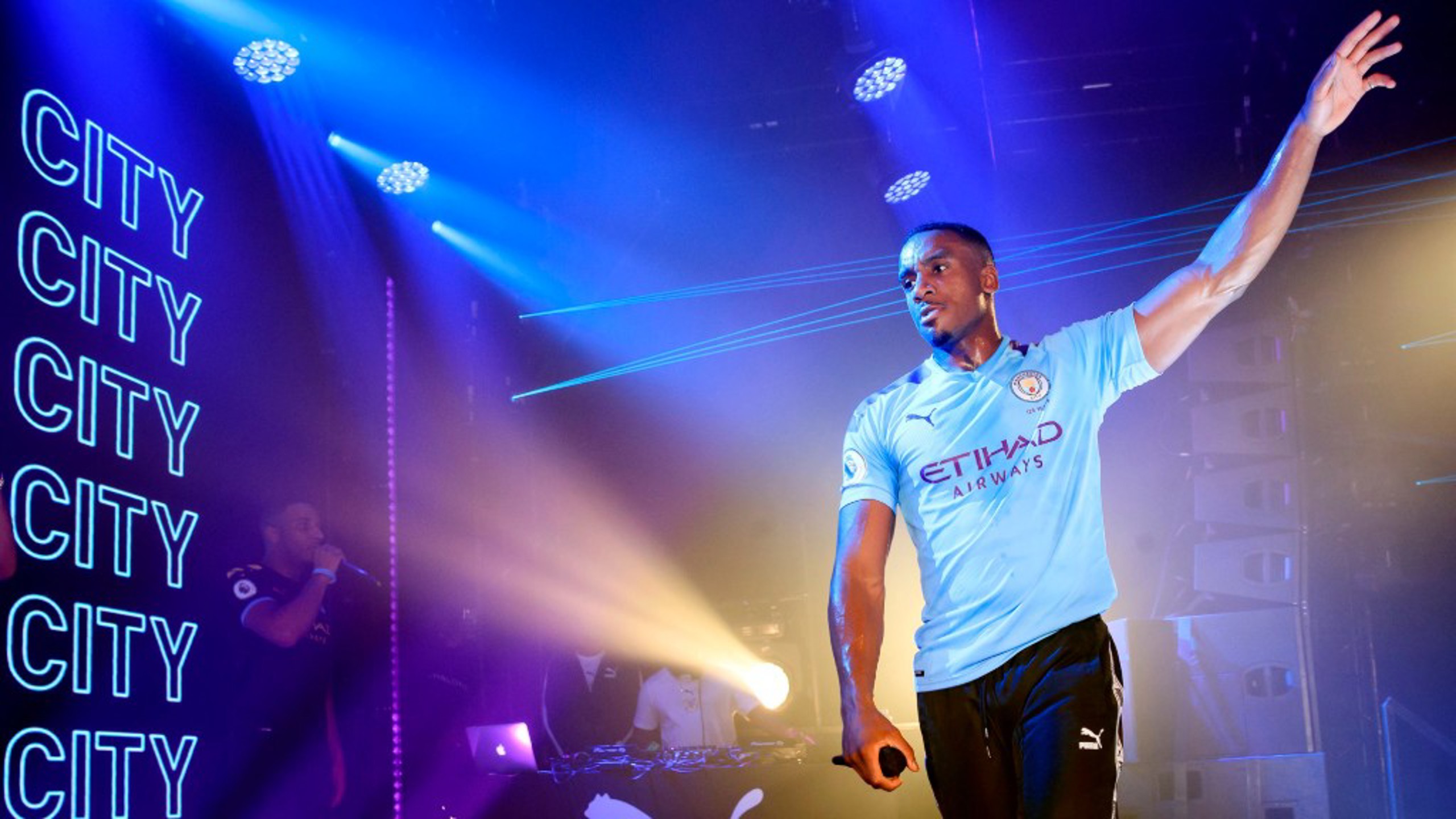 갤러리 | CITY X PUMA X BUGZY MALONE