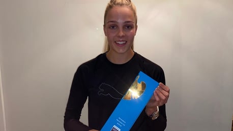 Ellie Roebuck bags FAWSL Golden Glove award